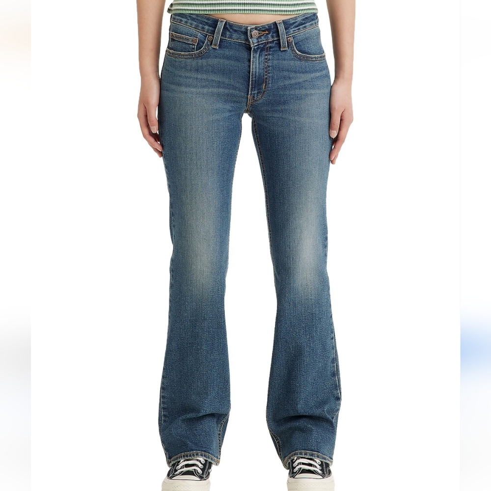 Levi's Women's Boot Cut Jeans - Blue.Y2K style